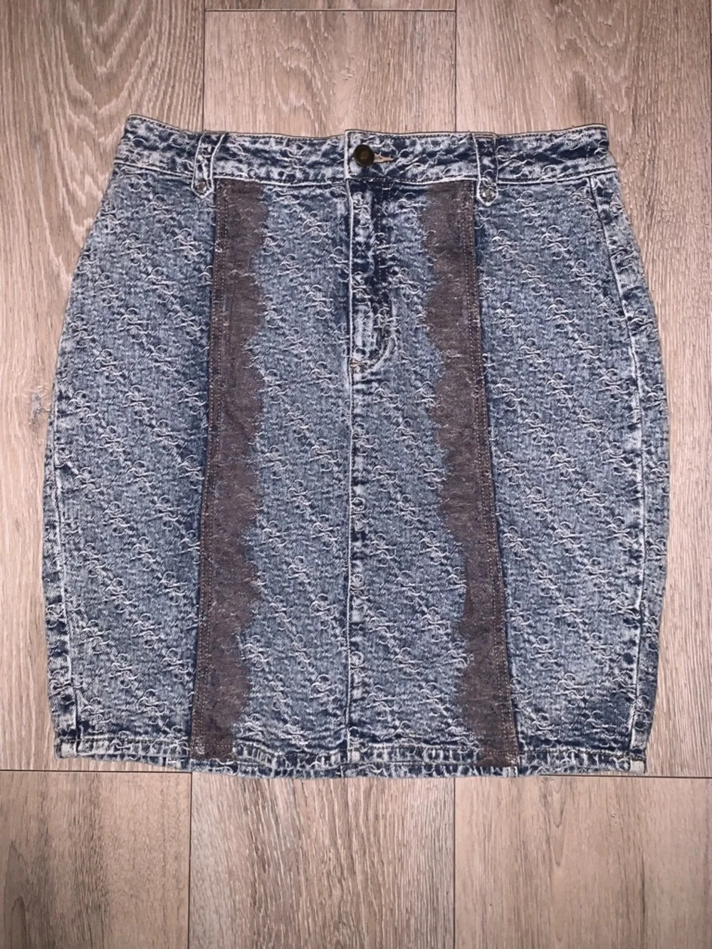Rare Guess x Brandalised With Graffiti By Bansky AcidWashDenim MiniSkirt Size:27